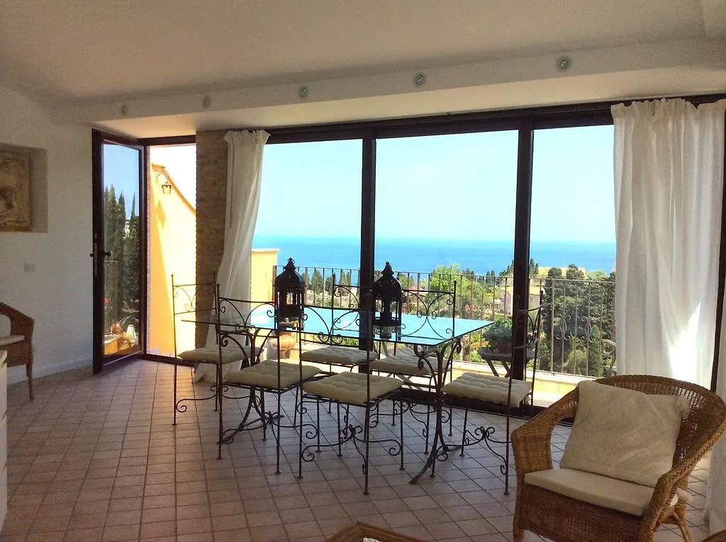 Matis Villa Taormina 0*,